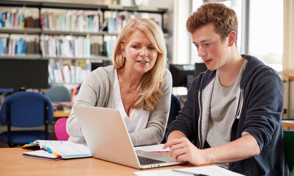 Researching education: Five further readings on careers education