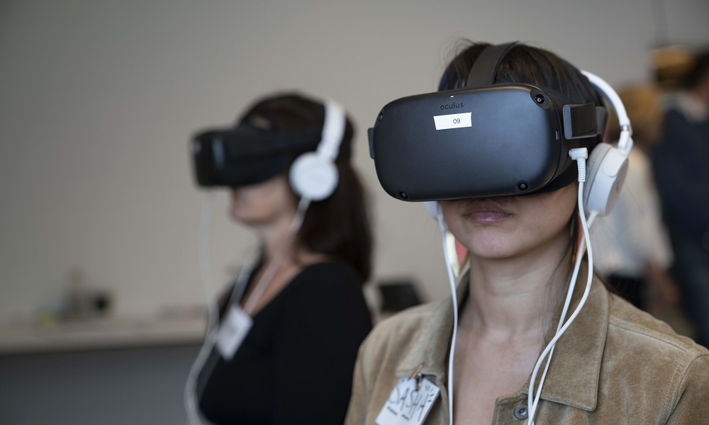 Virtual reality and social and emotional learning