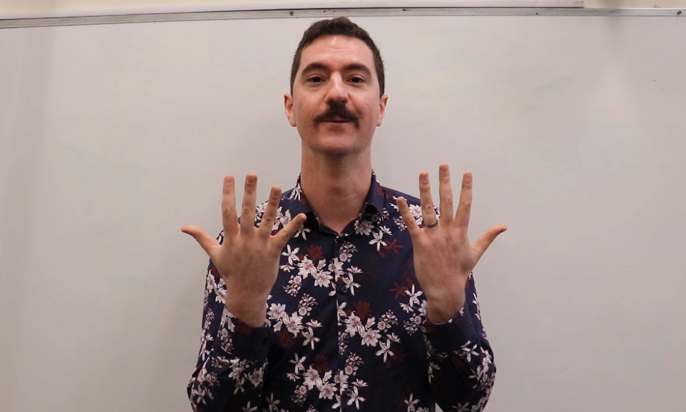Video: Physical memory techniques – using hand gestures to memorise concepts