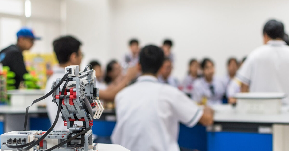 Using robots to assist teachers and improve student learning