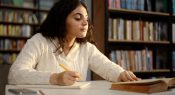 Using worked examples in the literature classroom