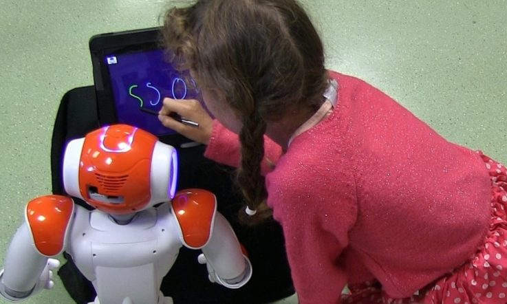 Learning by teaching ... a robot